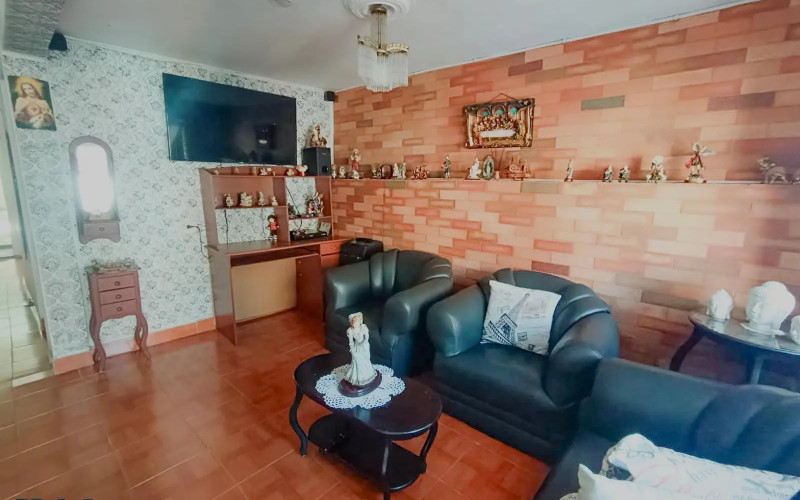 Casa en Medellín en Juan XIII - La Quiebra