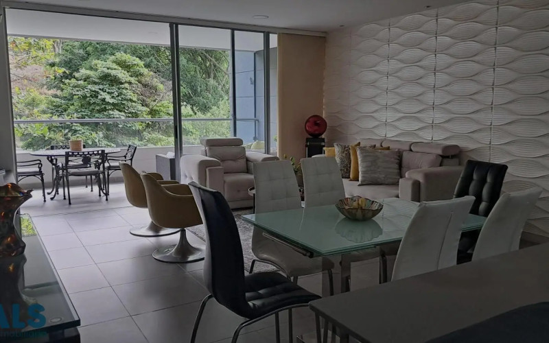 Apartamento en Envigado en Loma del Escobero