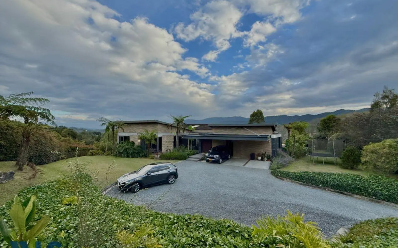 Casa en Medellín en Alto de Las Palmas
