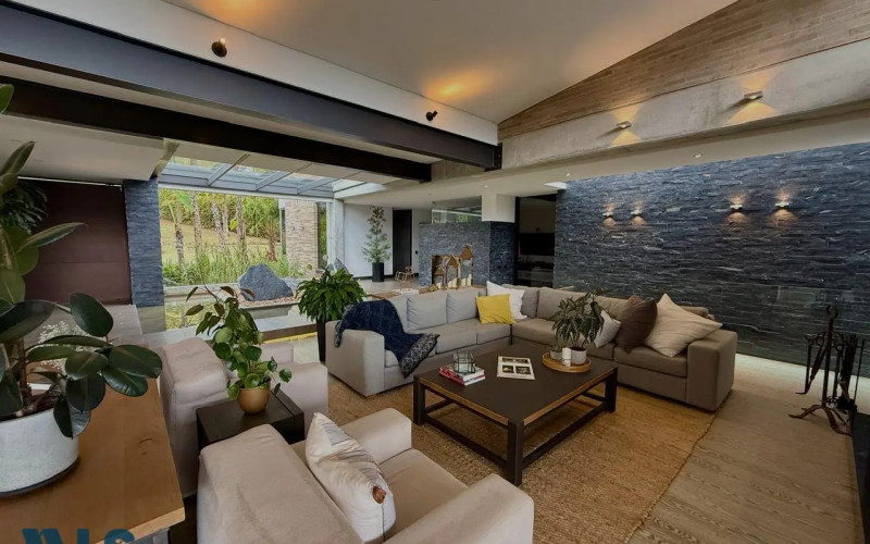 Casa en Medellín en Alto de Las Palmas