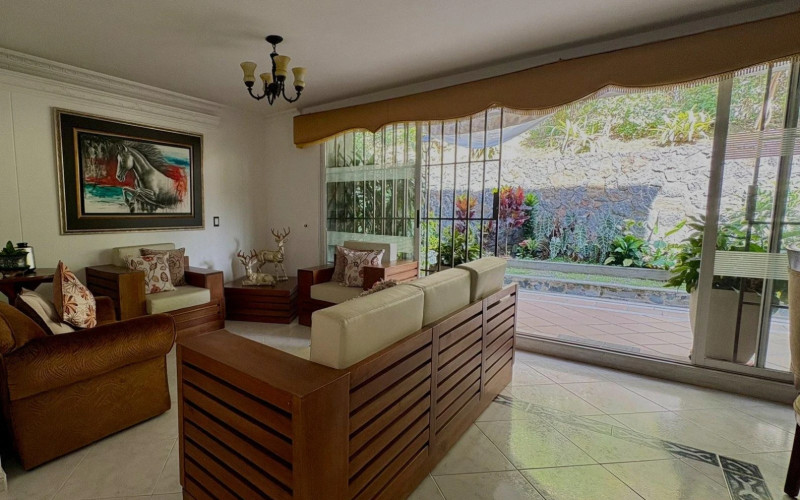 Casa en Envigado en Loma de Las Brujas