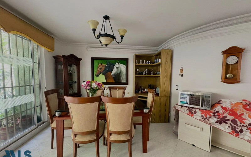 Casa en Envigado en Loma de Las Brujas