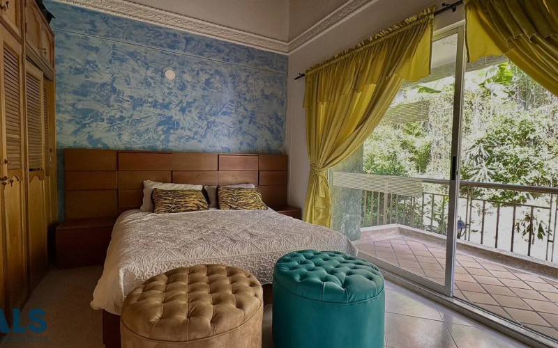 Casa en Envigado en Loma de Las Brujas