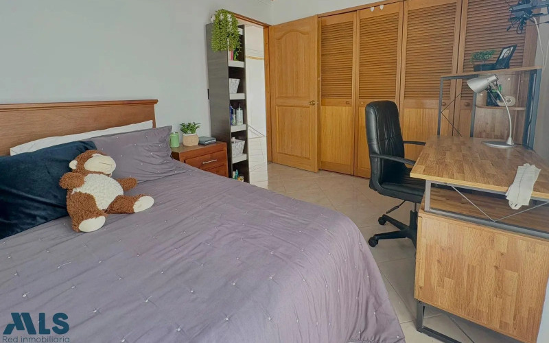 Casa en Envigado en Loma de Las Brujas
