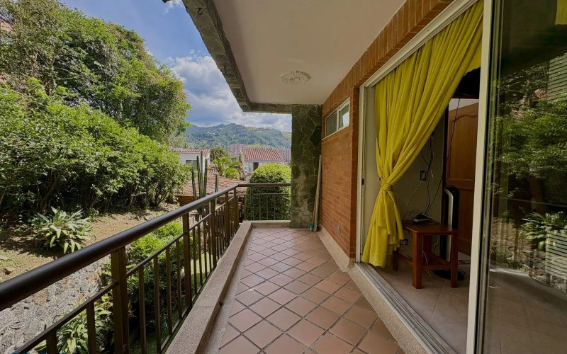 Casa en Envigado en Loma de Las Brujas