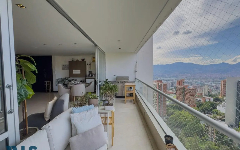 Apartamento en Medellín en El Tesoro