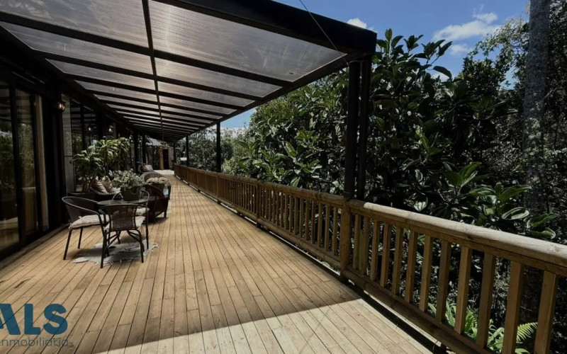 Casa en Envigado en Alto de las Palmas