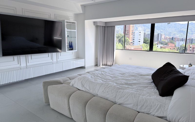 Ultra-Luxury San Lucas Penthouse with Private Pool & Home Theater in El Poblado