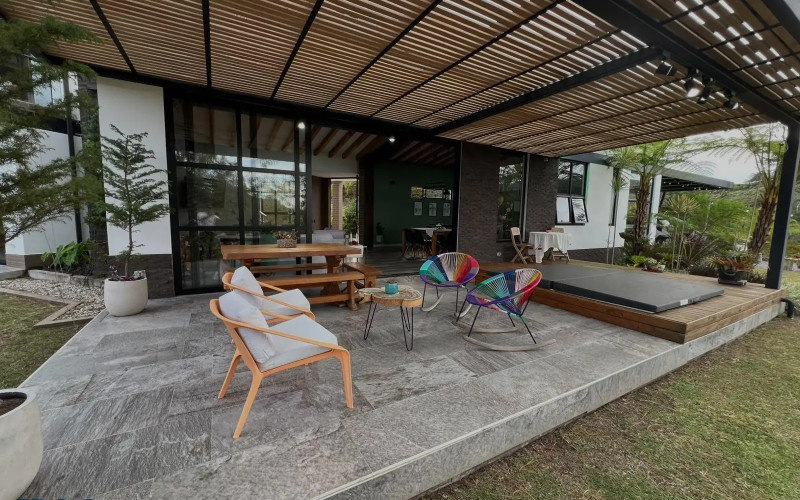 Casa en El Retiro en V. Don Diego