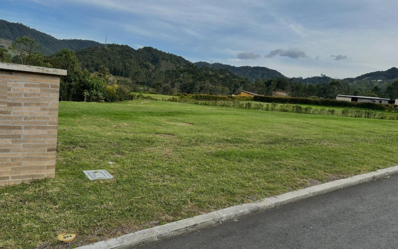 Lote Residencial en La Ceja en V. El Tambo