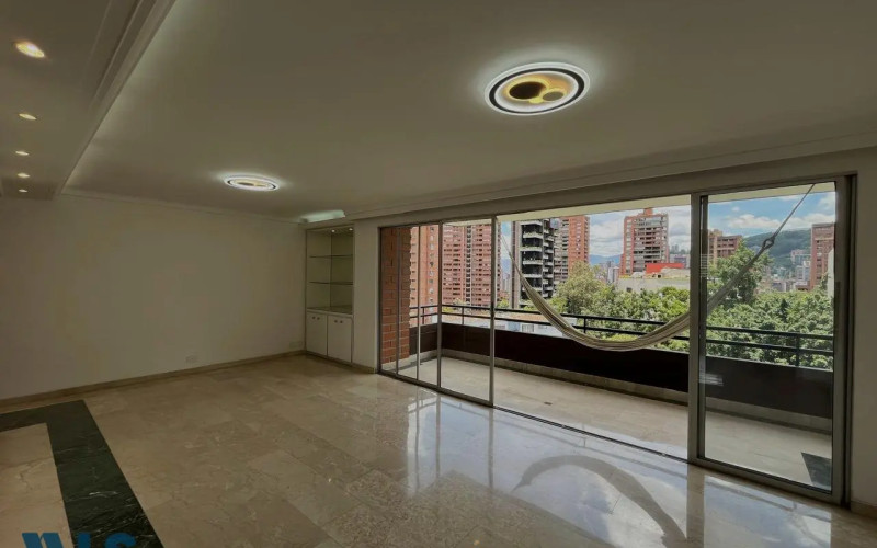 Apartamento en Medellín en Loma de los Parra