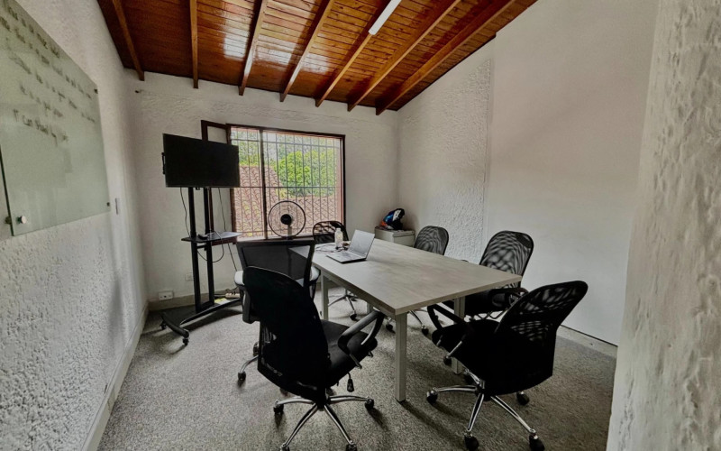 Casa en Medellín en La Aguacatala