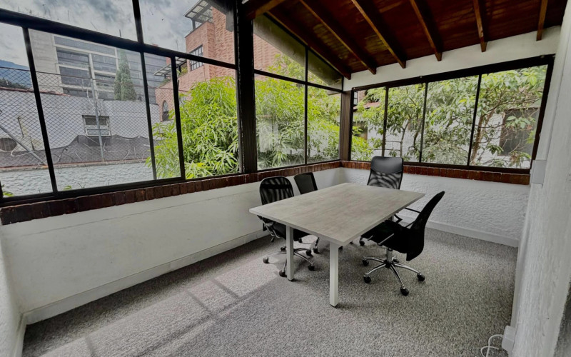 Casa en Medellín en La Aguacatala