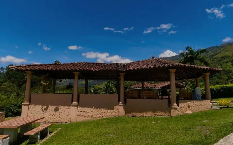Finca Recreativa en Barbosa en V. La Montañita