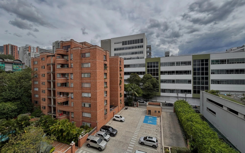 Apartamento en Medellín en Oviedo