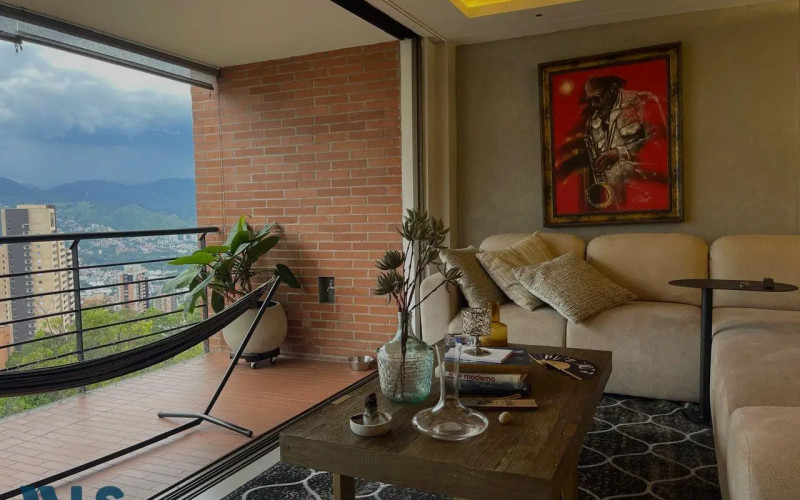 Apartamento en Medellín en Loma Los Gonzalez