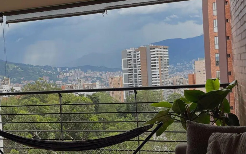 Apartamento en Medellín en Loma Los Gonzalez