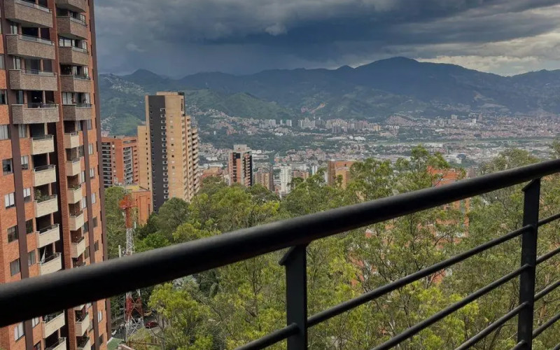 Apartamento en Medellín en Loma Los Gonzalez