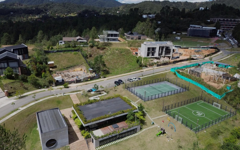 Lote Residencial en Envigado en Alto del escobero (Envigado)