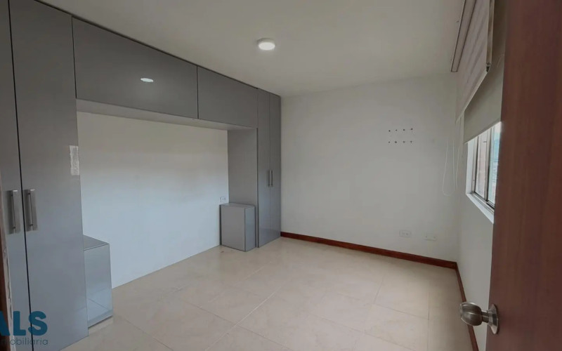 Apartamento en Medellín en Loma de los Parra