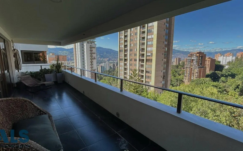 Apartamento en Medellín en El Campestre