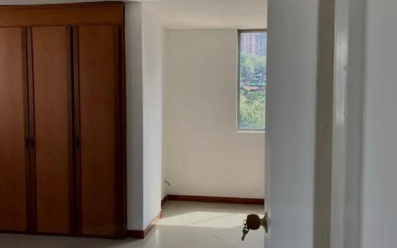 Apartamento en Medellín en Loma de San Julian