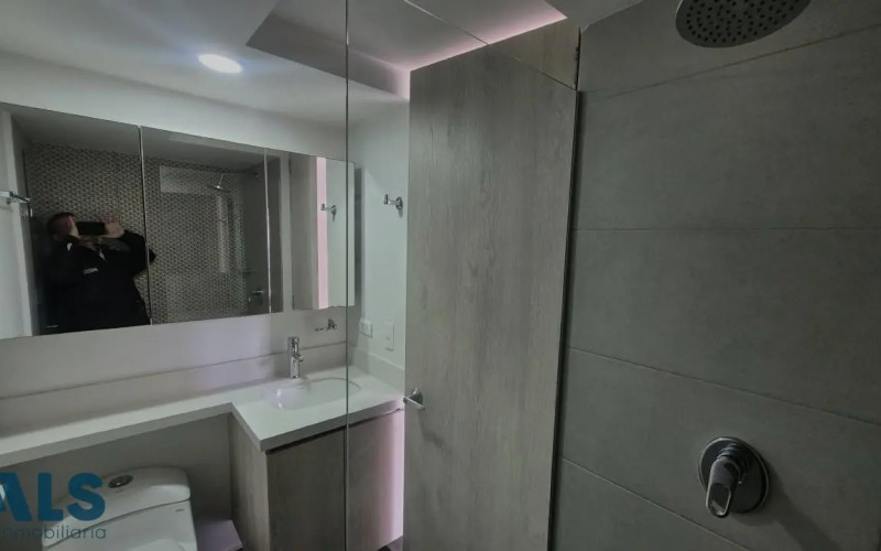 Apartamento en Medellín en Loma de Los Bernal