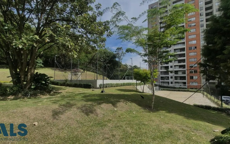 Apartamento en Medellín en Loma de Los Bernal