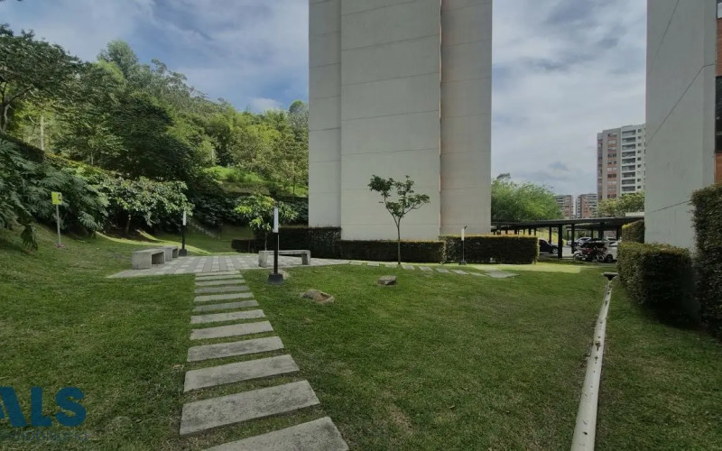 Apartamento en Medellín en Loma de Los Bernal