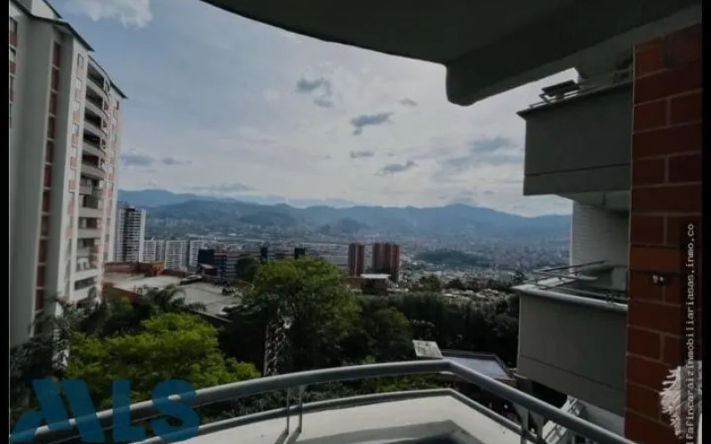 Apartamento en Medellín en Loma del Indio