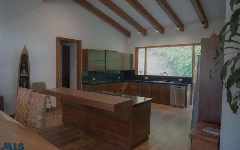 Casa en El Retiro en Corredor Don Diego