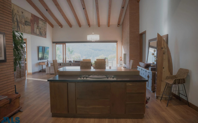 Casa en El Retiro en Corredor Don Diego