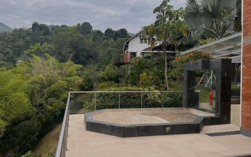 Casa en La Estrella en La Tablaza