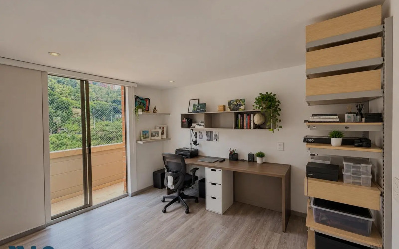 Apartamento en Medellín en Loma del Encierro