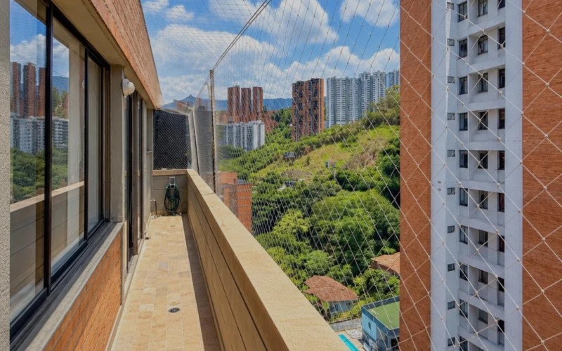 Apartamento en Medellín en Loma del Encierro