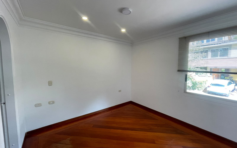 Exceptional House in El Esmeraldal | Private Garden, 3 Levels & 4 Parking Spaces