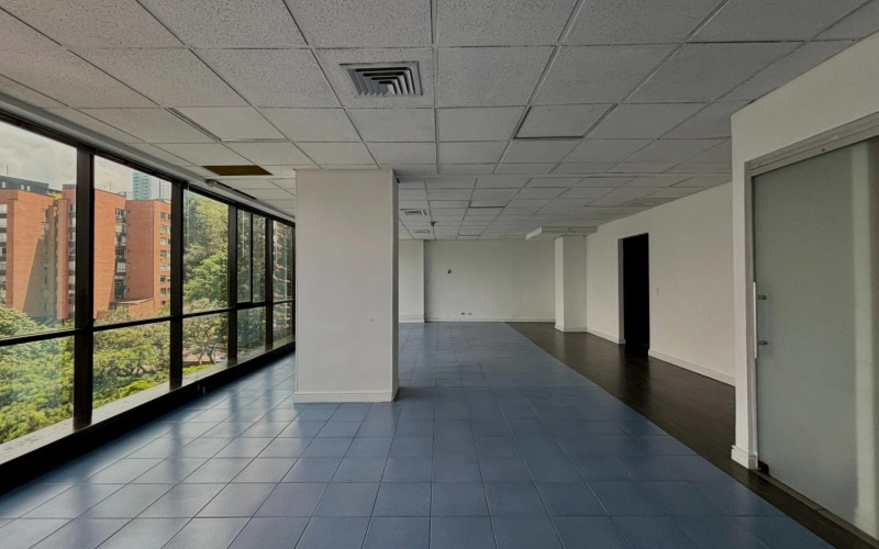 Oficina en Medellín en La Aguacatala