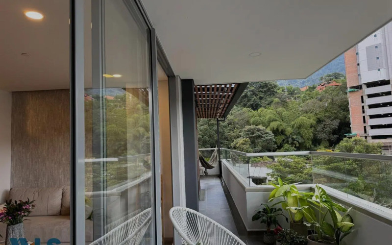 Apartamento en Envigado en Loma de los Mesa