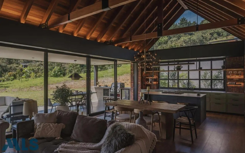 Casa en Envigado en Alto de las Palmas