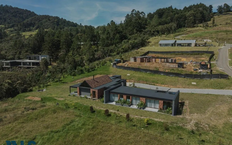 Casa en Envigado en Alto de las Palmas