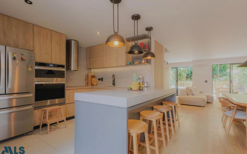 Casa en Medellín en Altos del Poblado
