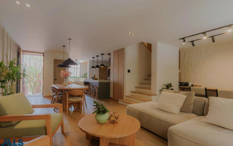 Casa en Medellín en Altos del Poblado