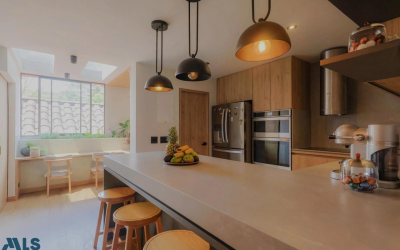 Casa en Medellín en Altos del Poblado