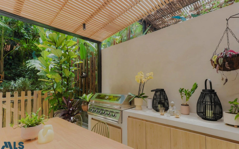 Casa en Medellín en Altos del Poblado