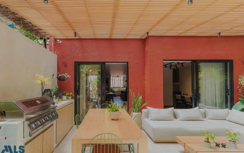 Casa en Medellín en Altos del Poblado