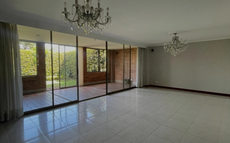 Casa en Envigado en Loma de Benedictinos