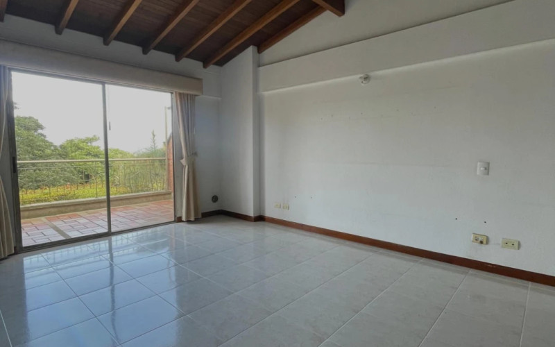 Casa en Envigado en Loma de Benedictinos