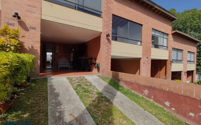 Casa en Envigado en Las Antillas