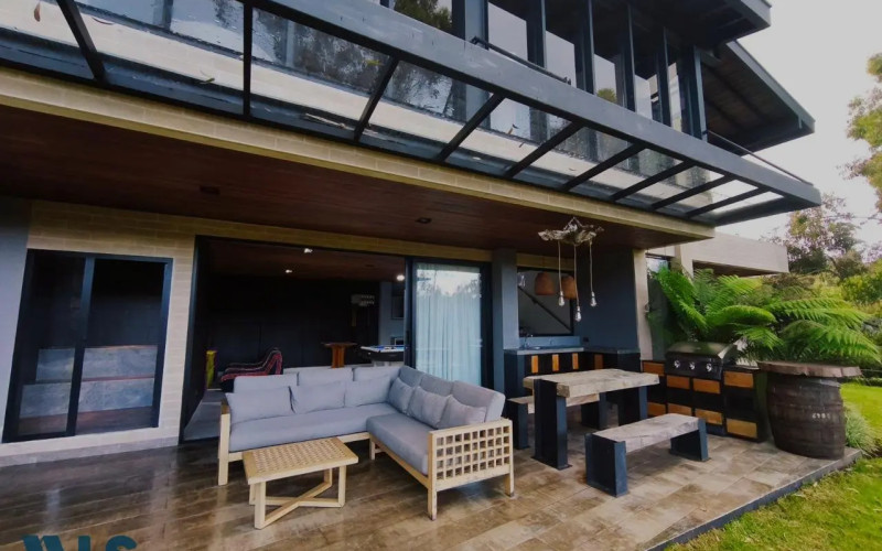 Casa en Envigado en Alto de las Palmas