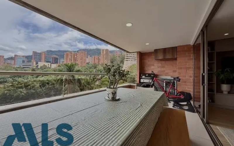 Apartamento en Medellín en Loma Los Gonzalez